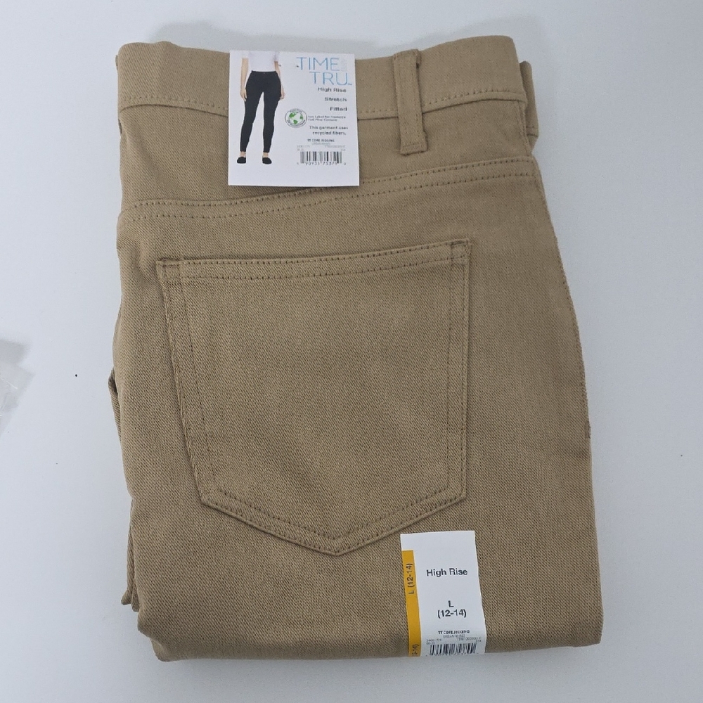 NWT Women's Time and Tru High Rise Jegging- Size Large (12-14)